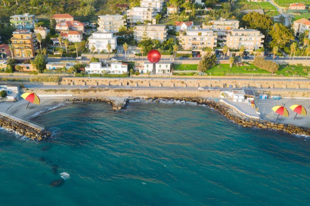 Perfect Wave A 10 M Dal Mare Apartment Sanremo Exterior photo